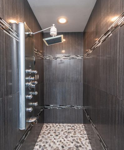 6851 Aleta Way, Sacramento, CA 95842