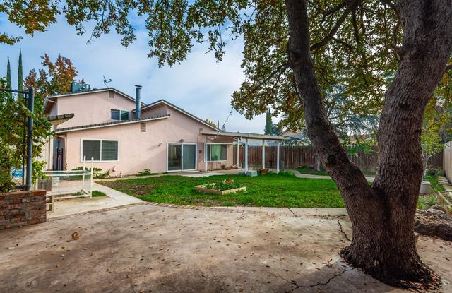 6851 Aleta Way, Sacramento, CA 95842