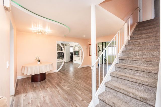 6851 Aleta Way, Sacramento, CA 95842