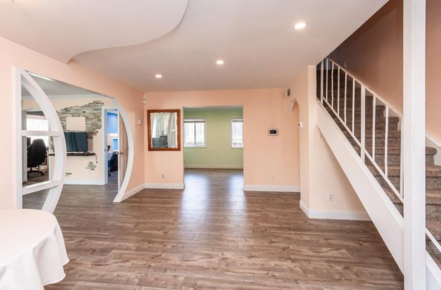 6851 Aleta Way, Sacramento, CA 95842