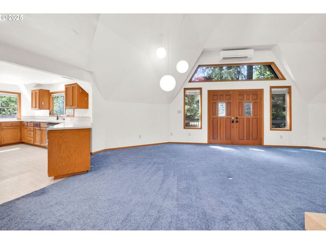 38383 KICKBUSCH Ln, Springfield, OR 97478