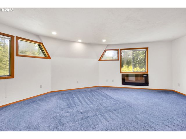 38383 KICKBUSCH Ln, Springfield, OR 97478