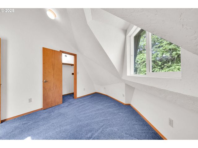 38383 KICKBUSCH Ln, Springfield, OR 97478
