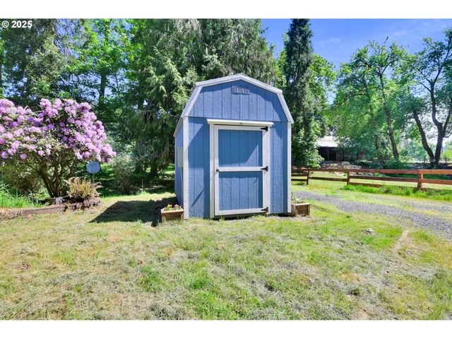 38383 KICKBUSCH Ln, Springfield, OR 97478