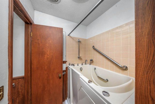 4808 NW Cheyenne Ave, Lawton, OK 73505