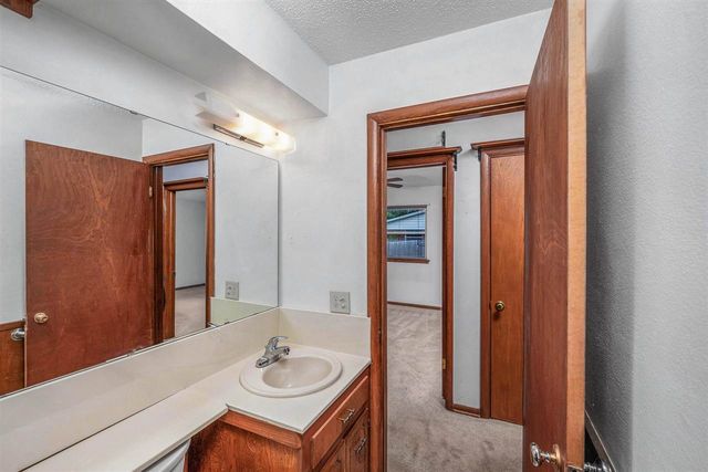 4808 NW Cheyenne Ave, Lawton, OK 73505