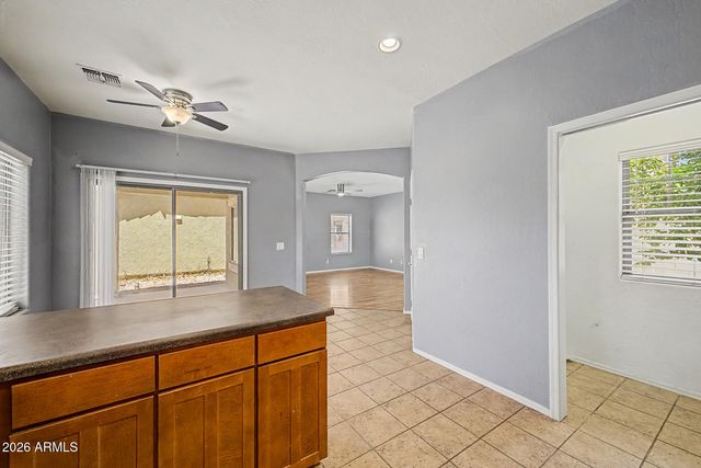5201 W SHAW BUTTE Drive, Glendale, AZ 85304