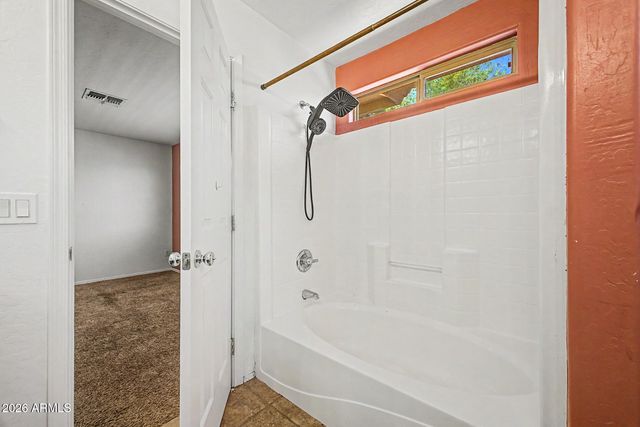 5201 W SHAW BUTTE Drive, Glendale, AZ 85304