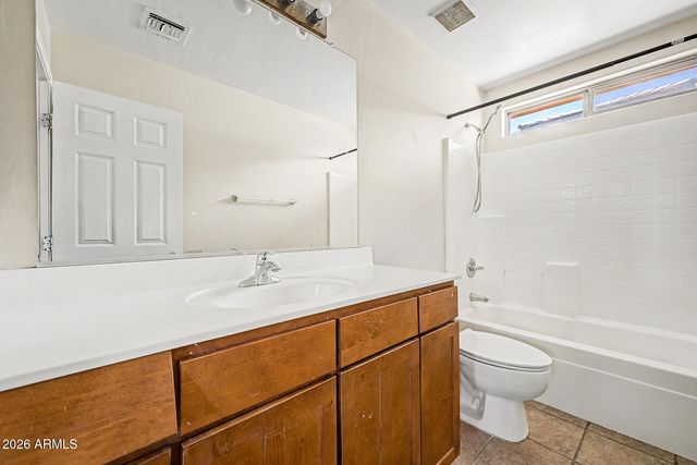 5201 W SHAW BUTTE Drive, Glendale, AZ 85304