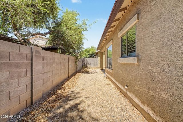 5201 W SHAW BUTTE Drive, Glendale, AZ 85304