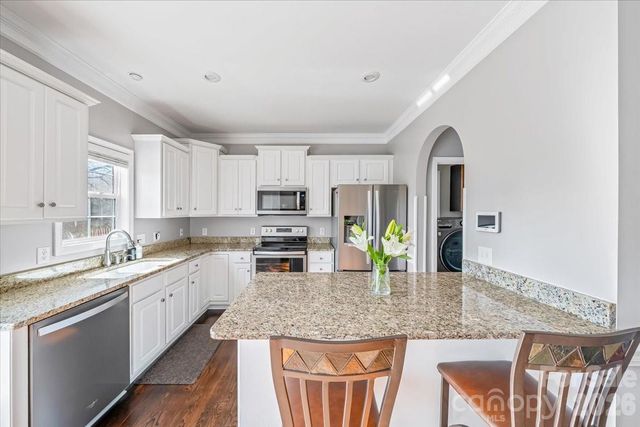 4963 Old River Drive, Hickory, NC 28602