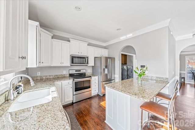 4963 Old River Drive, Hickory, NC 28602