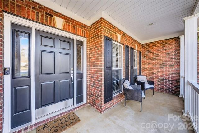 4963 Old River Drive, Hickory, NC 28602