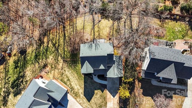 4963 Old River Drive, Hickory, NC 28602