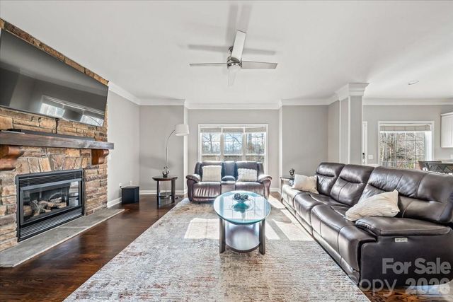 4963 Old River Drive, Hickory, NC 28602