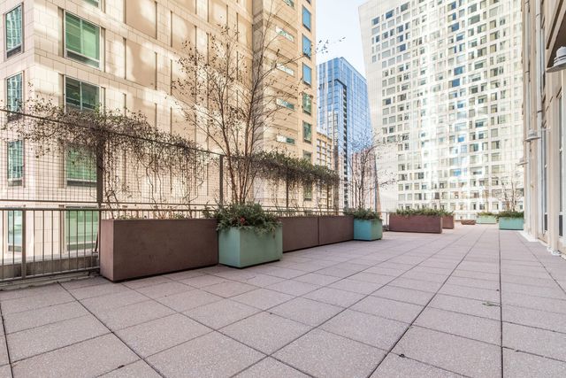 57 E Delaware Place 3204, Chicago, IL 60611