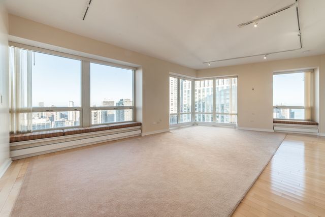57 E Delaware Place 3204, Chicago, IL 60611