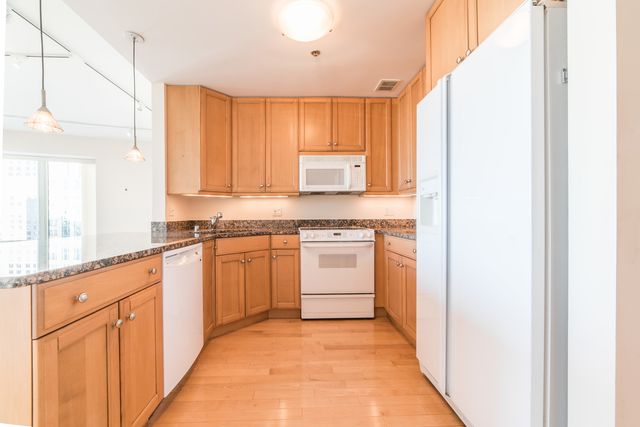 57 E Delaware Place 3204, Chicago, IL 60611