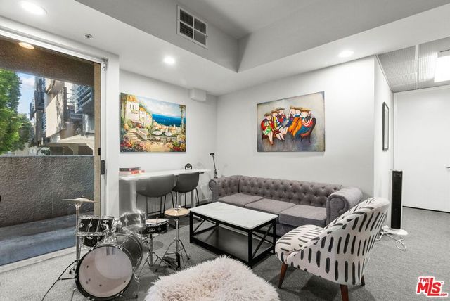 5151 Balboa Boulevard 303, Encino, CA 91316