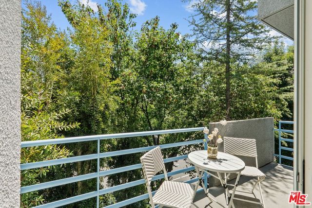 5151 Balboa Boulevard 303, Encino, CA 91316