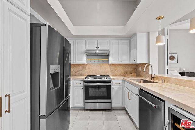 5151 Balboa Boulevard 303, Encino, CA 91316