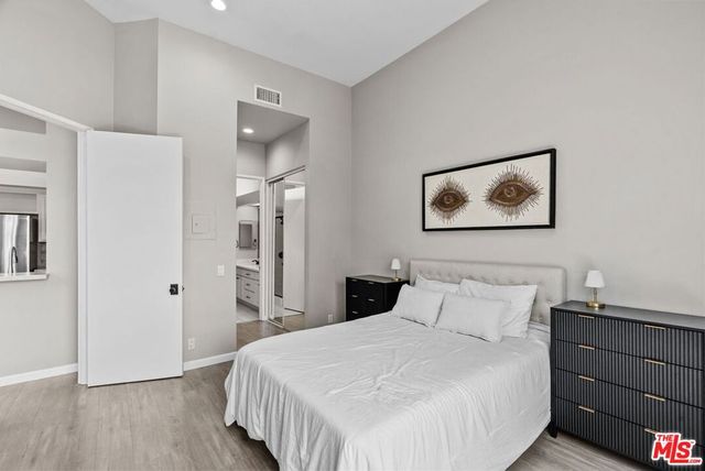 5151 Balboa Boulevard 303, Encino, CA 91316