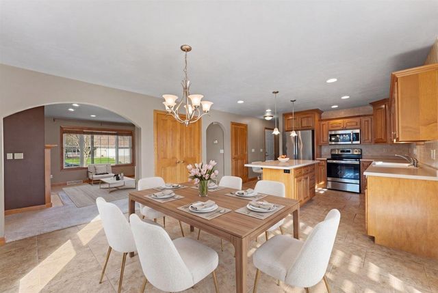 407 WATERVIEW ROAD, De Pere, WI 54115