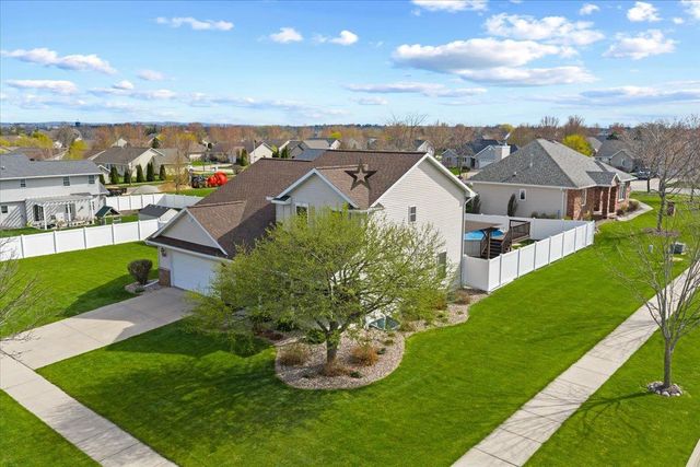 407 WATERVIEW ROAD, De Pere, WI 54115