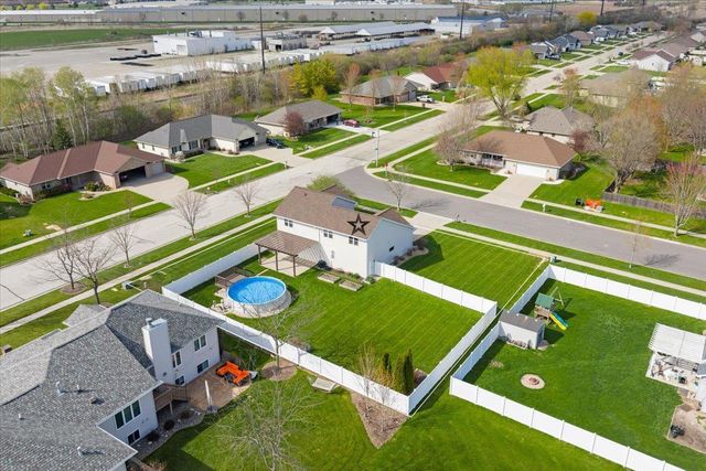 407 WATERVIEW ROAD, De Pere, WI 54115