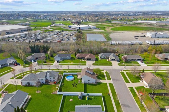 407 WATERVIEW ROAD, De Pere, WI 54115
