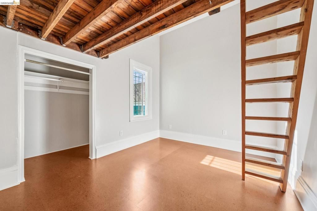 Image 14 of property listing at 836 20th Street, Oakland, CA 94607