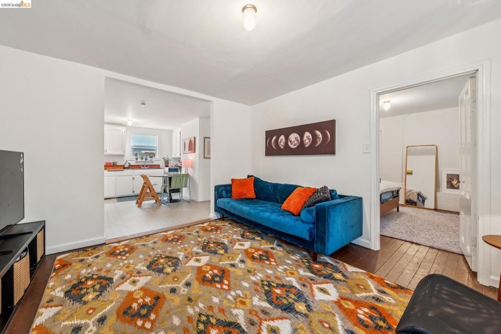 Image 26 of property listing at 836 20th Street, Oakland, CA 94607