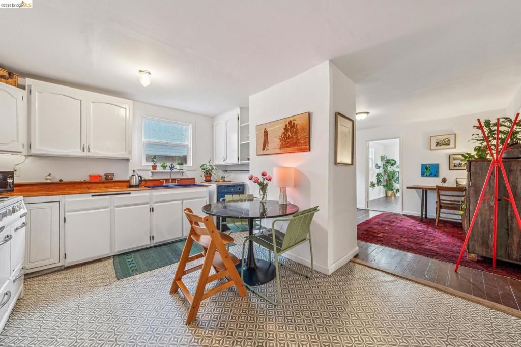 Image 28 of property listing at 836 20th Street, Oakland, CA 94607