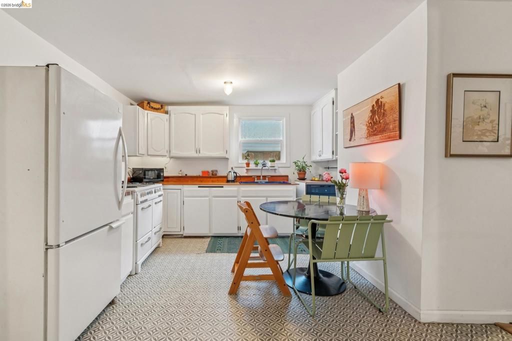Image 29 of property listing at 836 20th Street, Oakland, CA 94607
