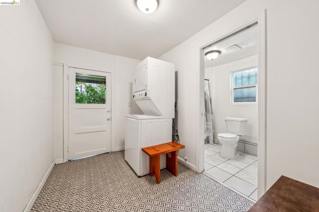 Image 36 of property listing at 836 20th Street, Oakland, CA 94607