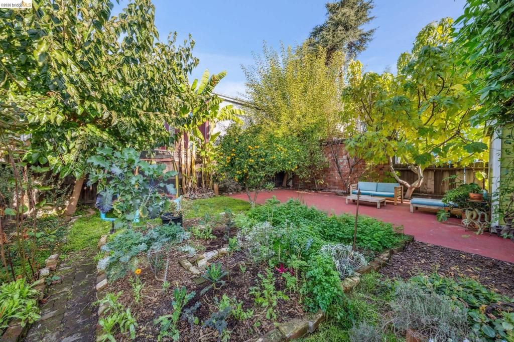 Image 46 of property listing at 836 20th Street, Oakland, CA 94607