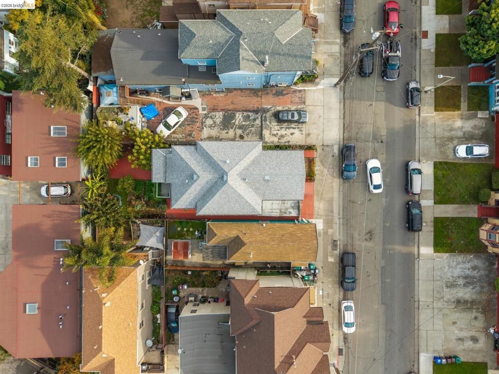 Image 54 of property listing at 836 20th Street, Oakland, CA 94607
