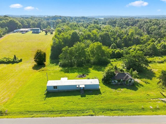 940 N Brace Rd, Summertown, TN 38483