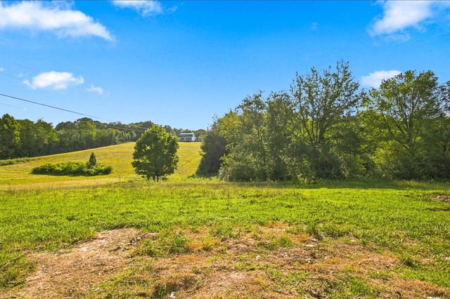 940 N Brace Rd, Summertown, TN 38483