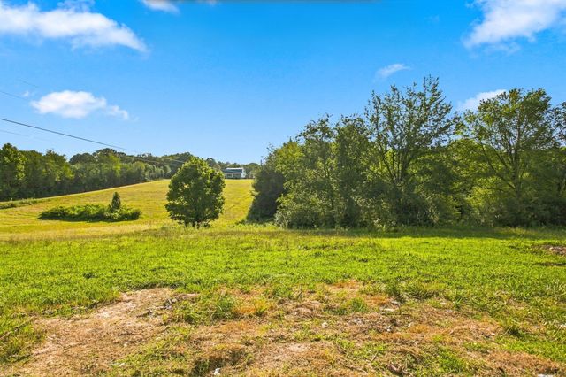 940 N Brace Rd, Summertown, TN 38483