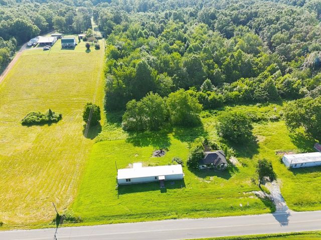 940 N Brace Rd, Summertown, TN 38483
