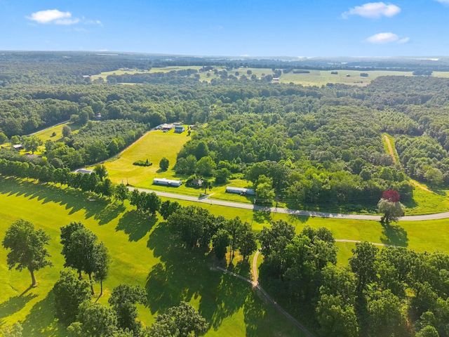 940 N Brace Rd, Summertown, TN 38483