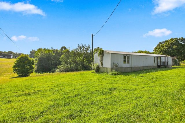 940 N Brace Rd, Summertown, TN 38483