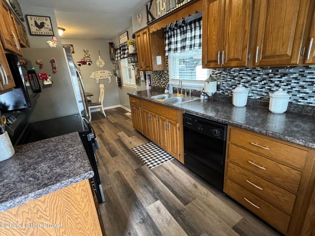 6703 Morning Star Way, Louisville, KY 40272