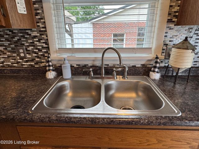 6703 Morning Star Way, Louisville, KY 40272