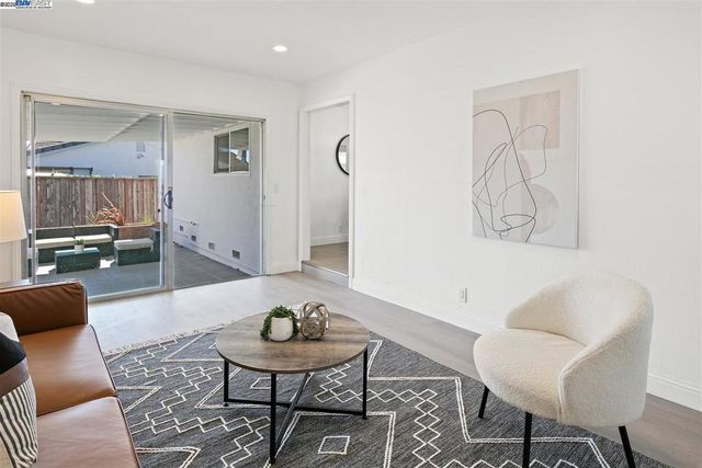 6852 Massey Ct, Pleasanton, CA 94588