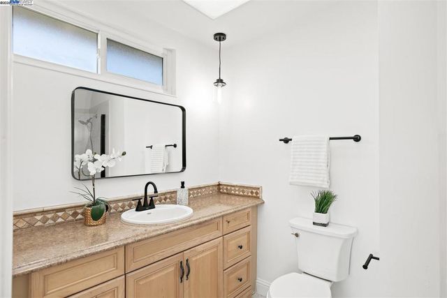 6852 Massey Ct, Pleasanton, CA 94588