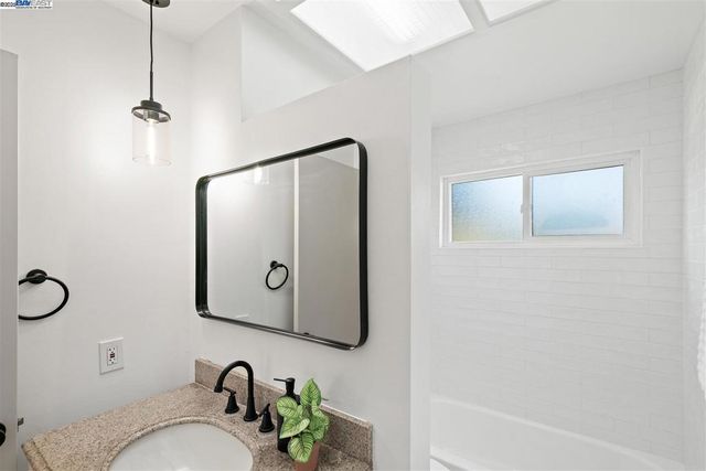 6852 Massey Ct, Pleasanton, CA 94588