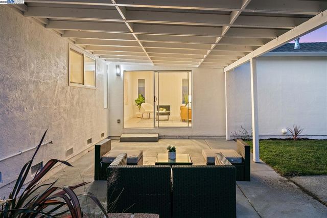 6852 Massey Ct, Pleasanton, CA 94588