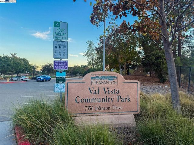 6852 Massey Ct, Pleasanton, CA 94588